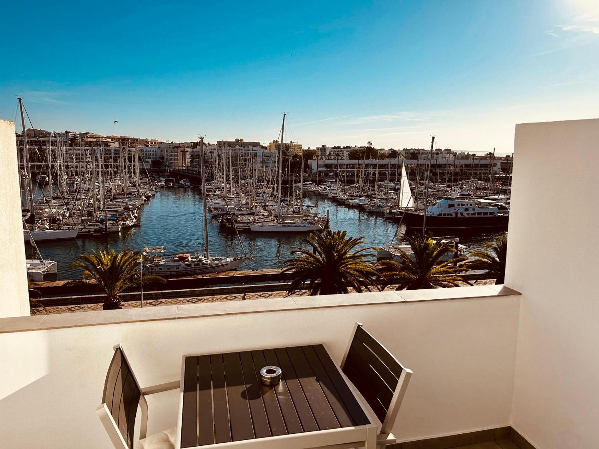 Central Lagos Apt With Marina Views Near Beaches Esterno foto