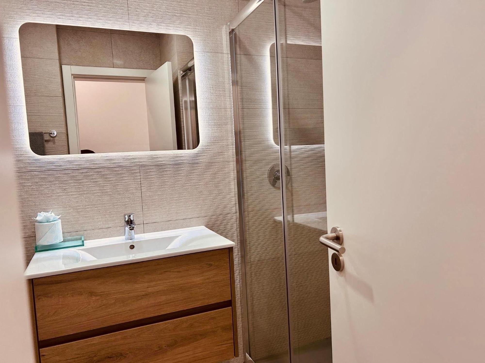 Central Lagos Apt With Marina Views Near Beaches Esterno foto